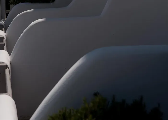 מלון Three Shades Mykonos