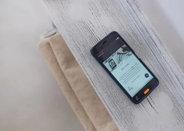 מלון Three Shades Mykonos 4*