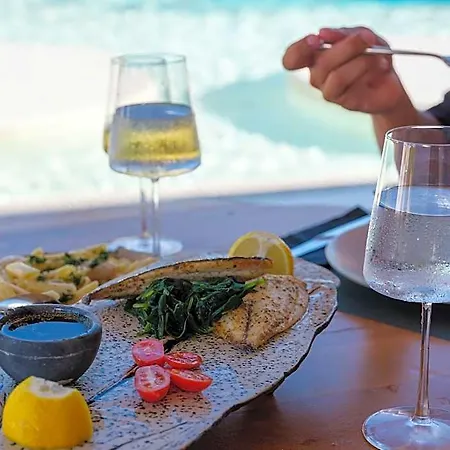 酒店 Three Shades Mykonos 4*