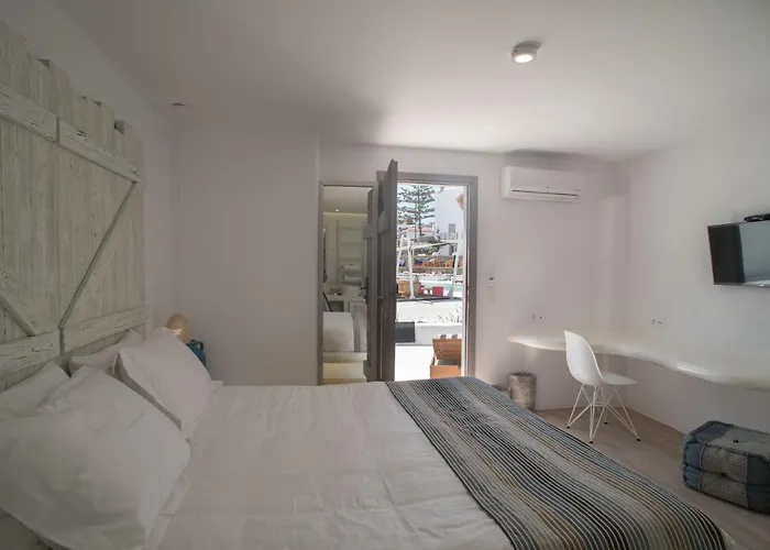 Three Shades Mykonos Hotell 4*