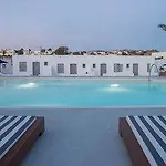 酒店 Three Shades Mykonos 4*